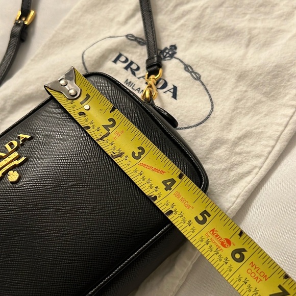 Prada Black Leather Crossbody/Camera bag Saffiano Leather - Picture 14 of 17